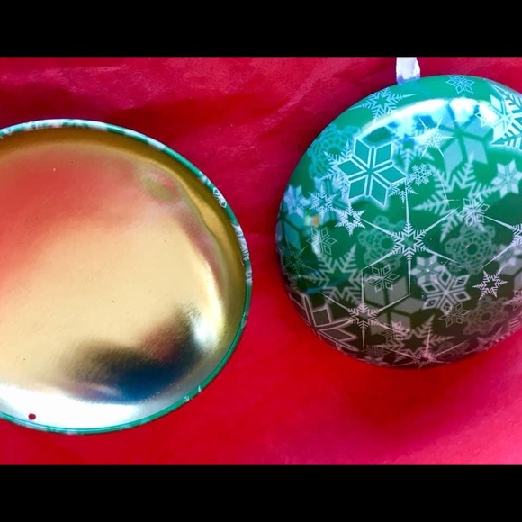 M&M Mars Green Metal Christmas Tree Ornament - Picture 6 of 6